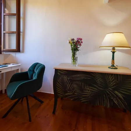 Duca House Small