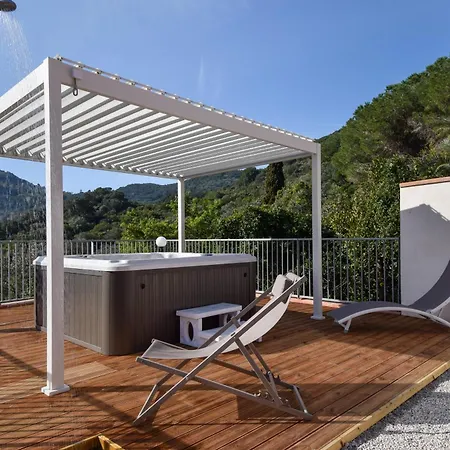 Duca House Small